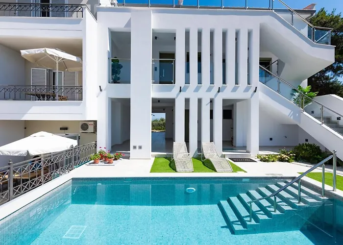 Albatros House *